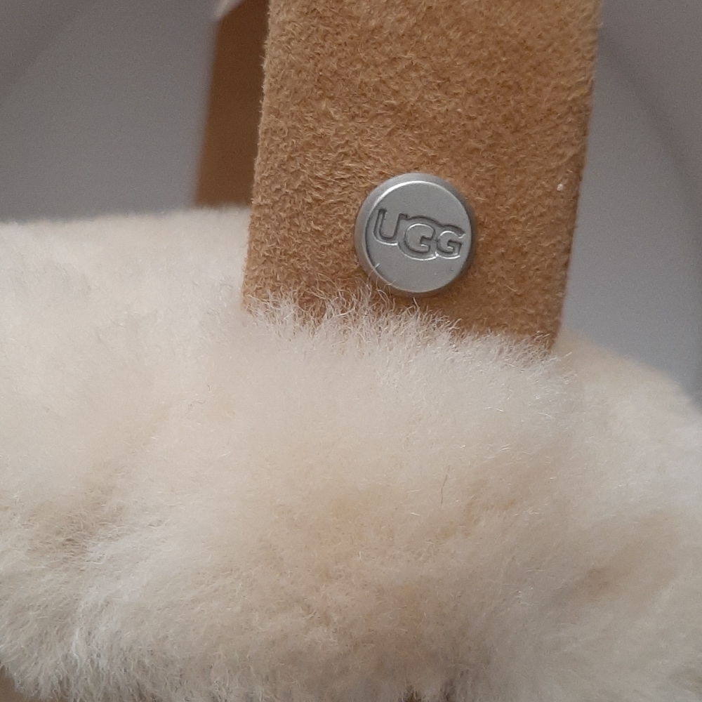 Australia Shearling & Suede Earmuffs - Picture 3 of 6